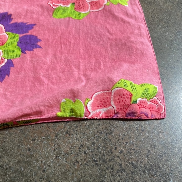 Flower Bandana! Cool cotton, bright flowers, very fresh and fun. 19” x 19” - Picture 2 of 2